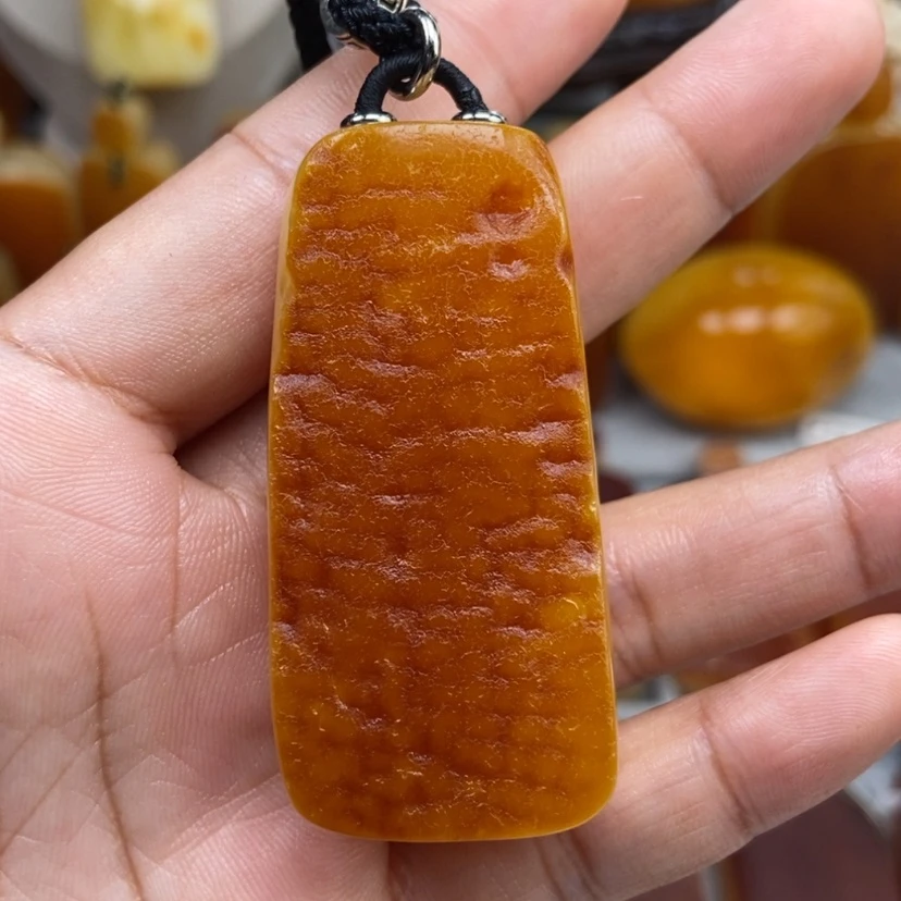 【闪购商品】琥珀颈饰未镶嵌