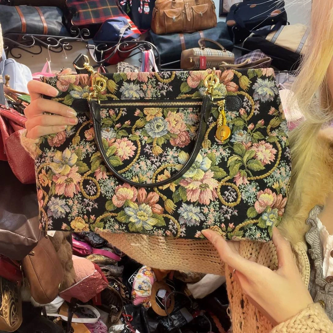 蚕丝PU人造革针织刺绣托特日牌