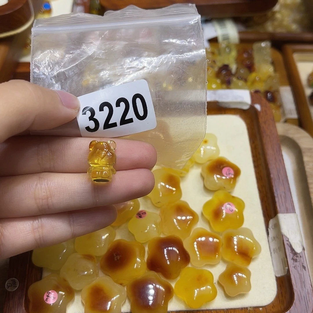 直***黑琥珀未镶嵌珠宝奇石