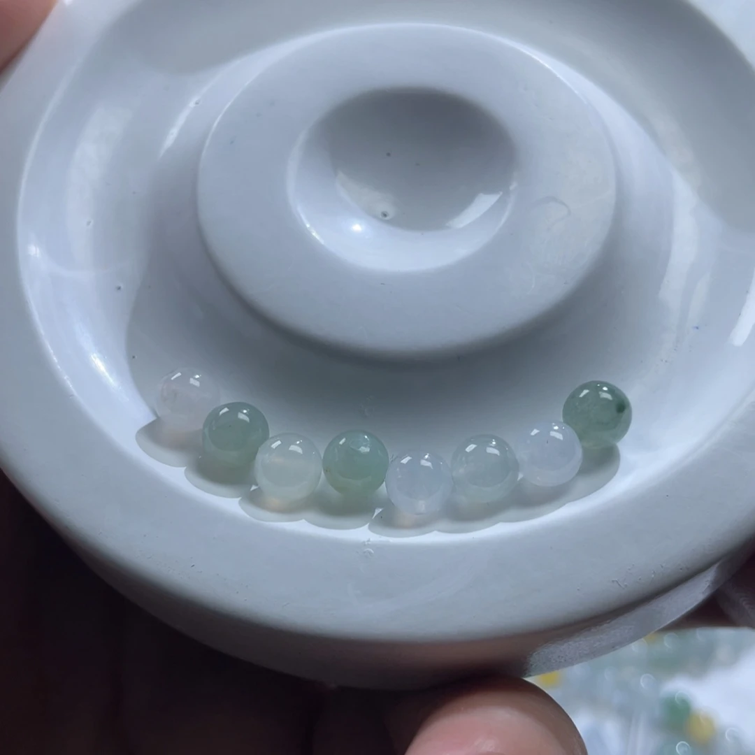 星***伴翡翠散珠天然翡翠A货