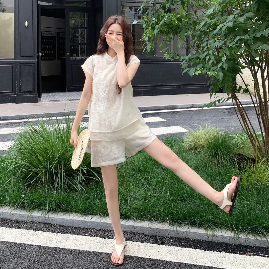 新中式改良套装裤女2025新款夏季立领盘扣刺绣上衣阔腿短裤两件套