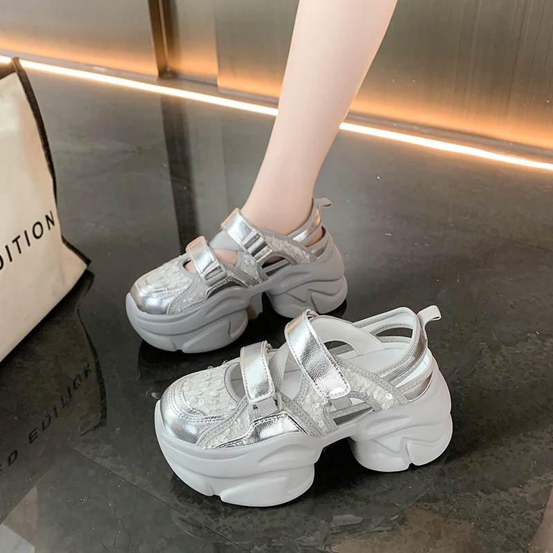 网红厚底魔术贴休闲运动凉鞋女2025夏季新款透气百搭镂空老爹鞋子