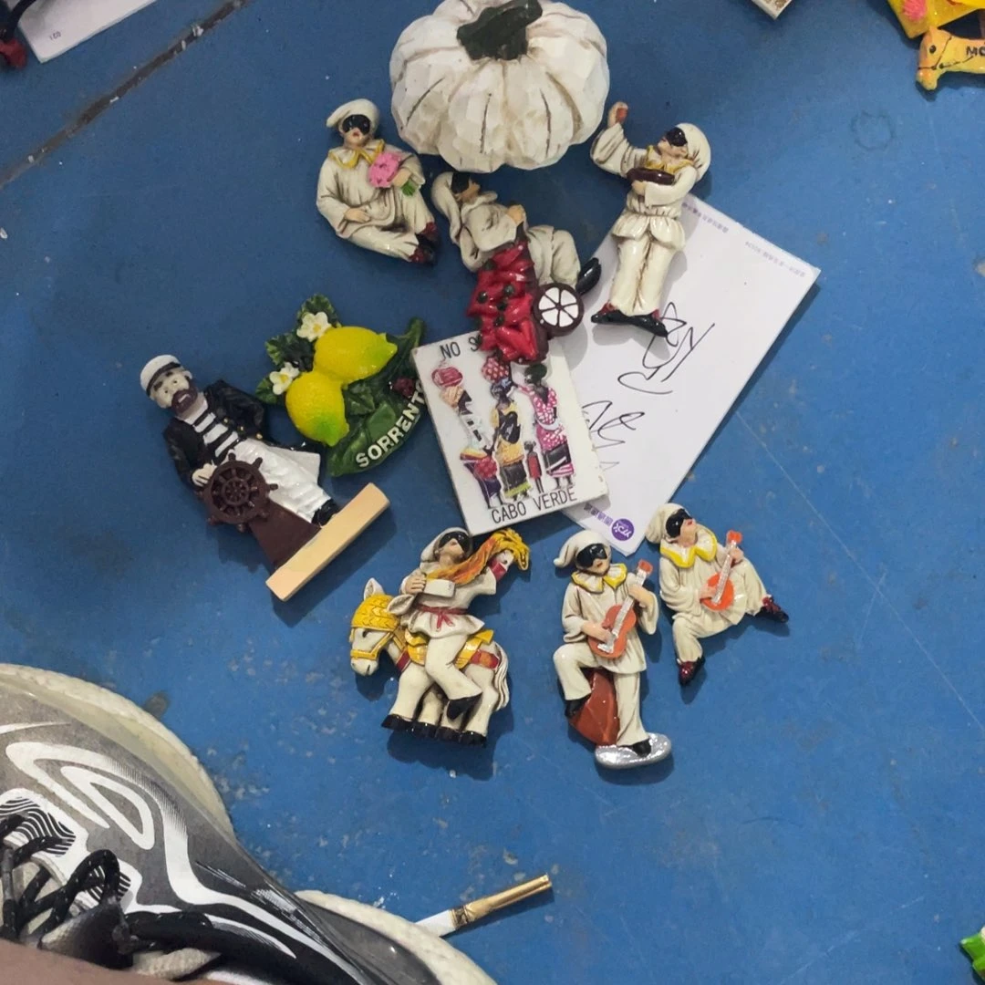 摆件你**眉微瑕。