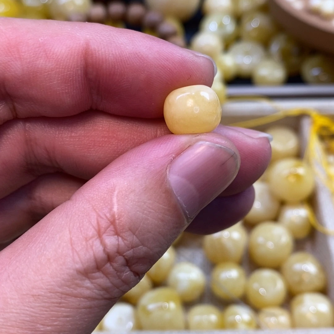 大***狸琥珀未镶嵌裸石天然原矿蜜蜡