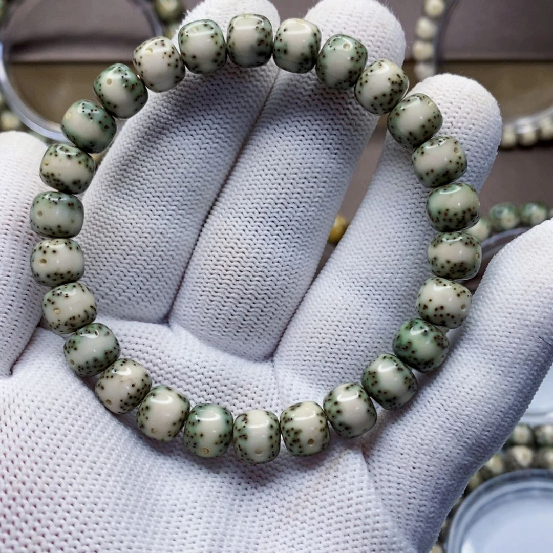 福***伴星月菩提吊坠通体