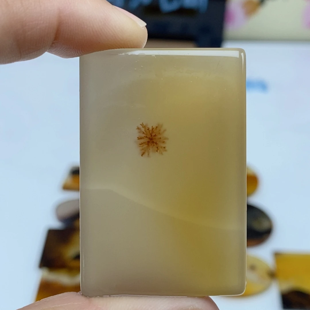 玛瑙/玉髓未镶嵌珠宝半成品