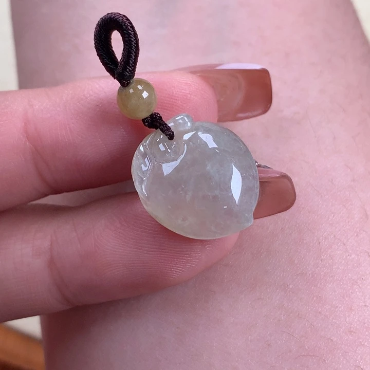 翡翠颈饰未镶嵌寿桃