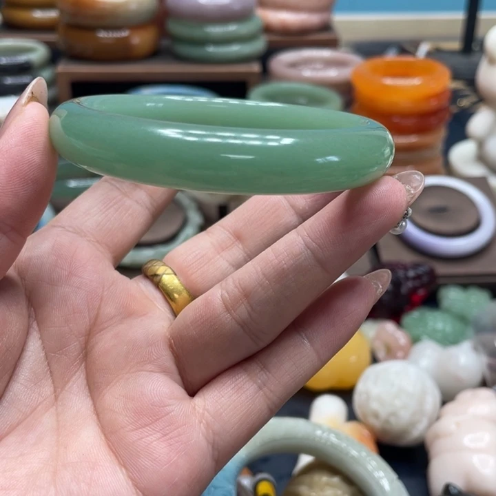 石英岩玉手镯合金L**。