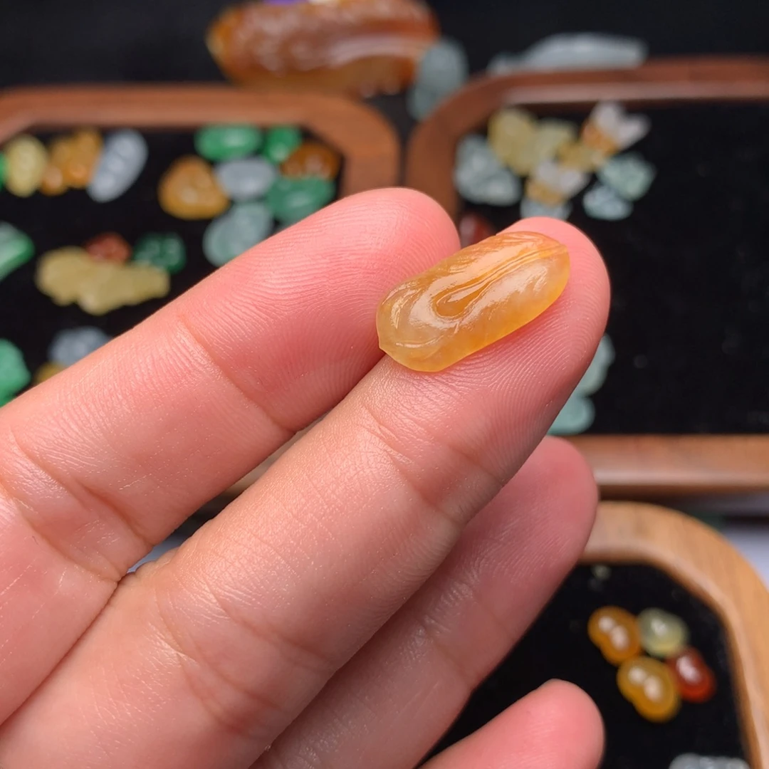 定制翡翠未镶嵌羽毛