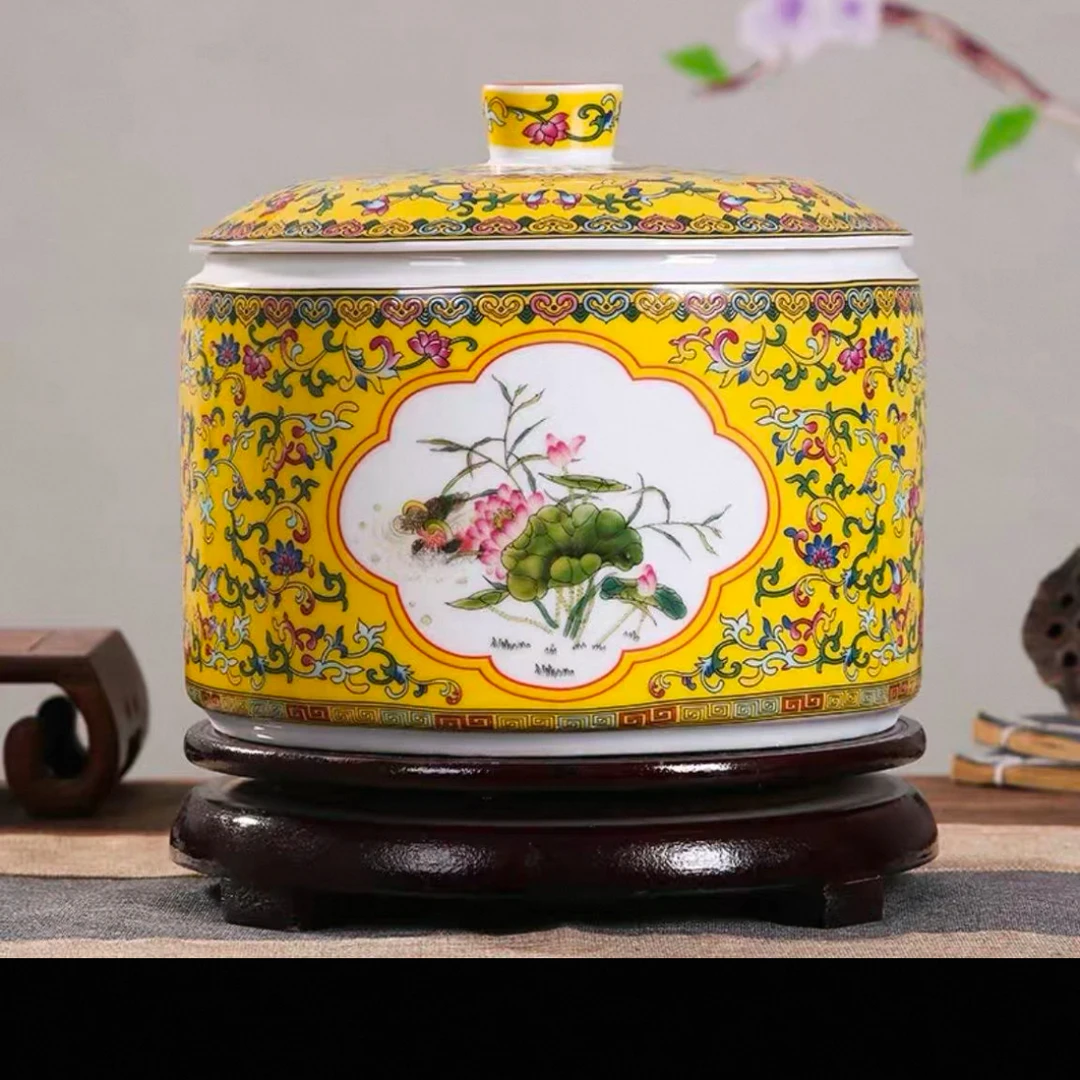 帝王黄陶瓷缠枝莲储物罐