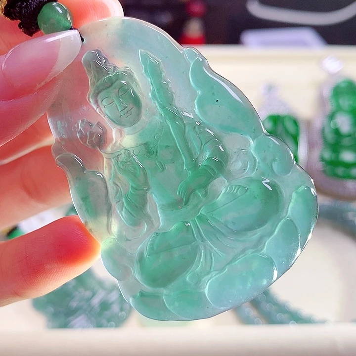 翡翠颈饰未镶嵌天然