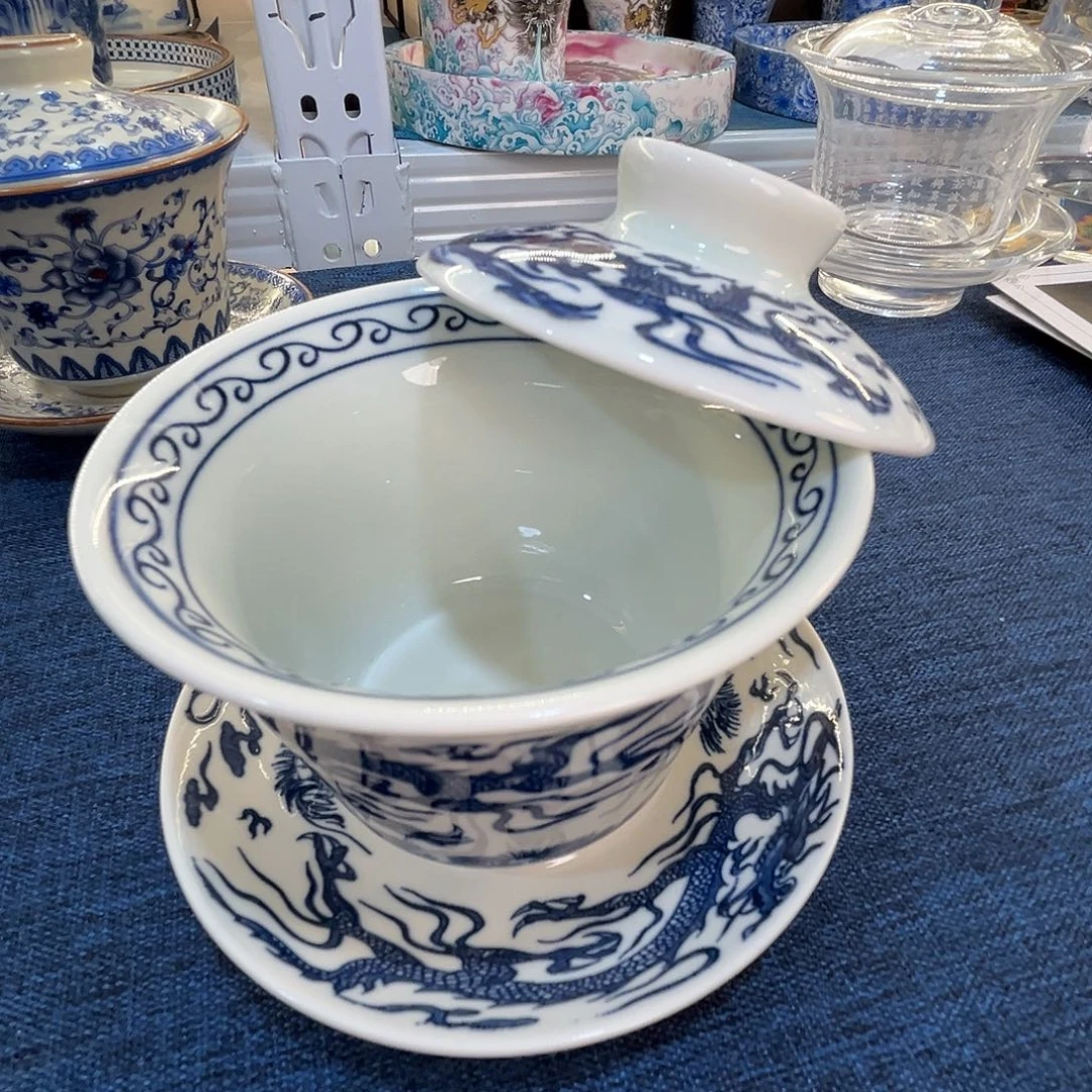 这些盖碗很漂亮！！！