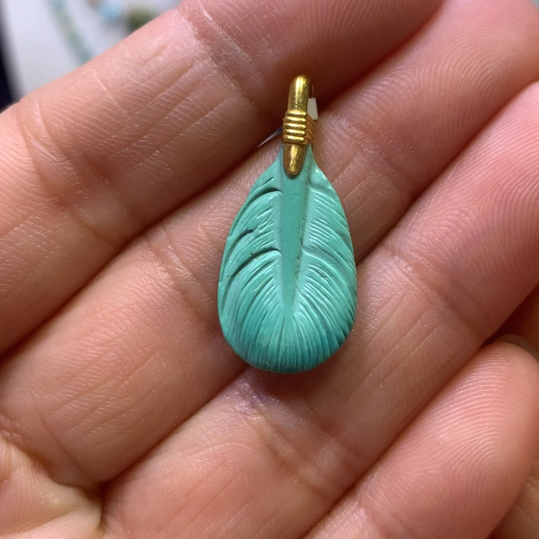 绿松石18K金镶嵌挂件
