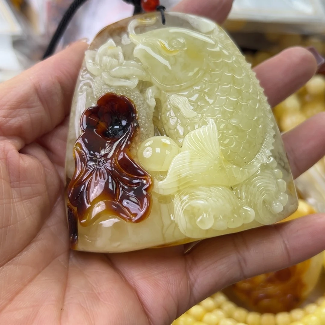 琥珀珠宝奇石未镶嵌