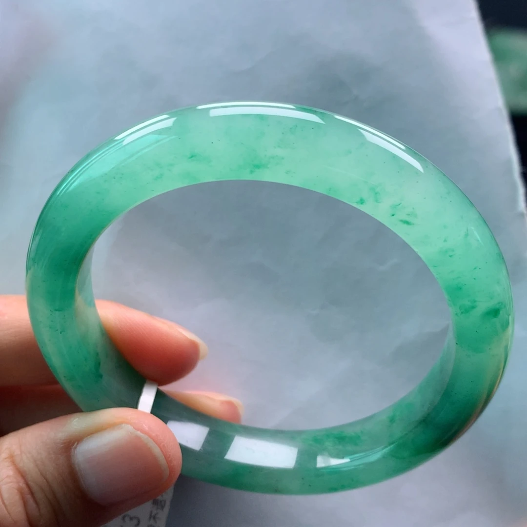 未镶嵌手镯石英质玉