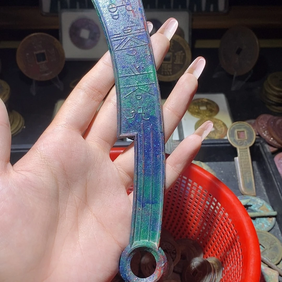呵***呵铜现代仿制工艺品