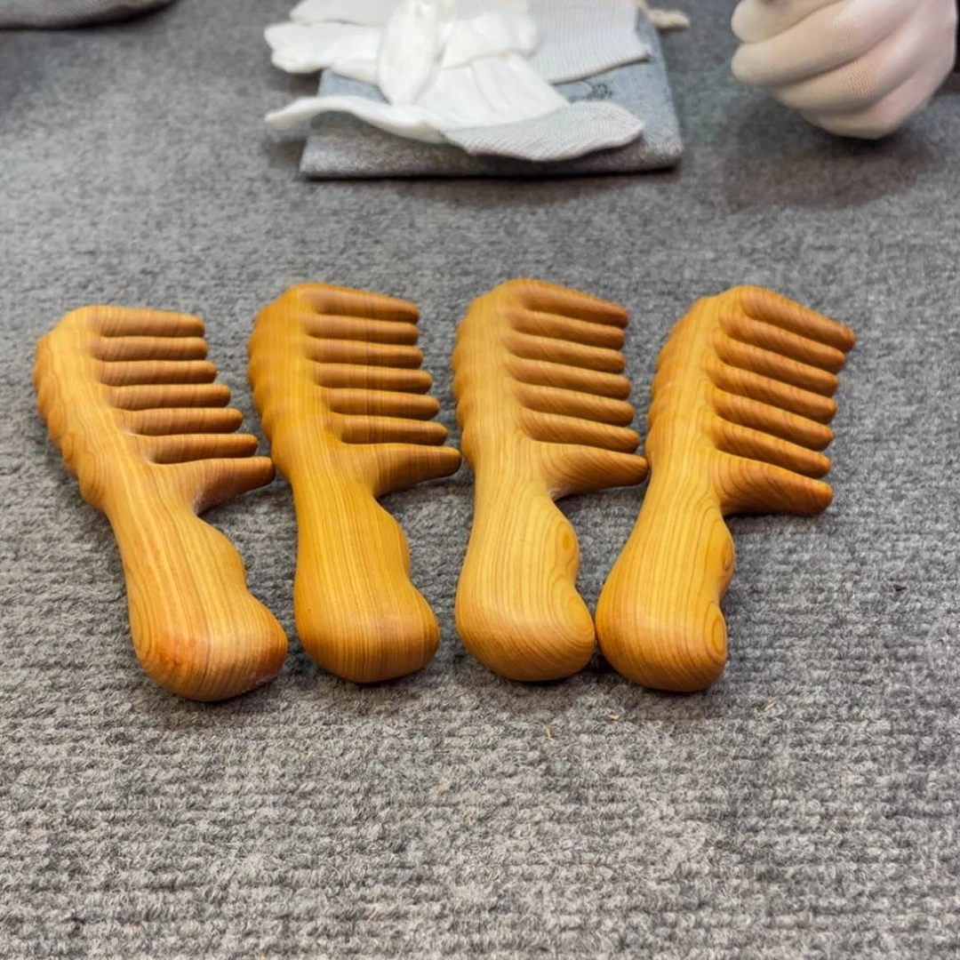 【闪购商品】柏木（崖柏）到手一个，按摩梳