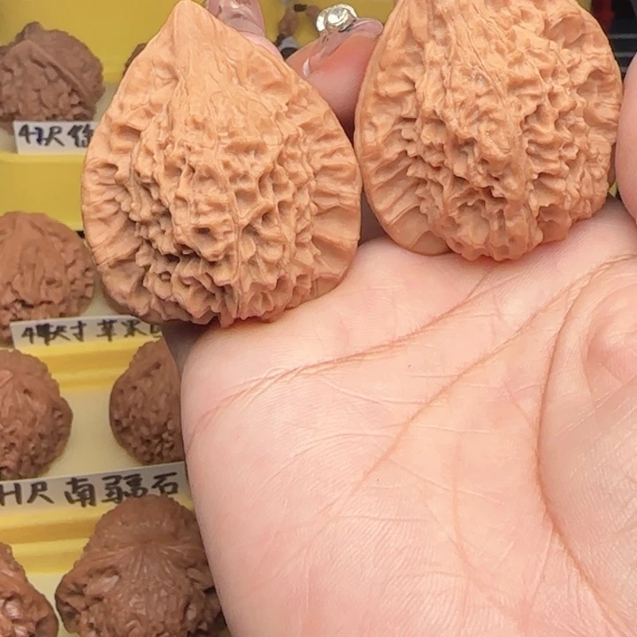 清***馆桃核吊坠弯弯核桃树王朱雀