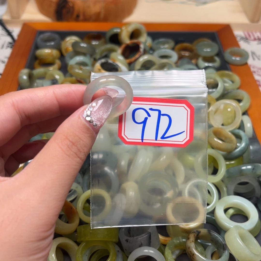 暮***L蛇纹石玉未镶嵌珠宝奇石