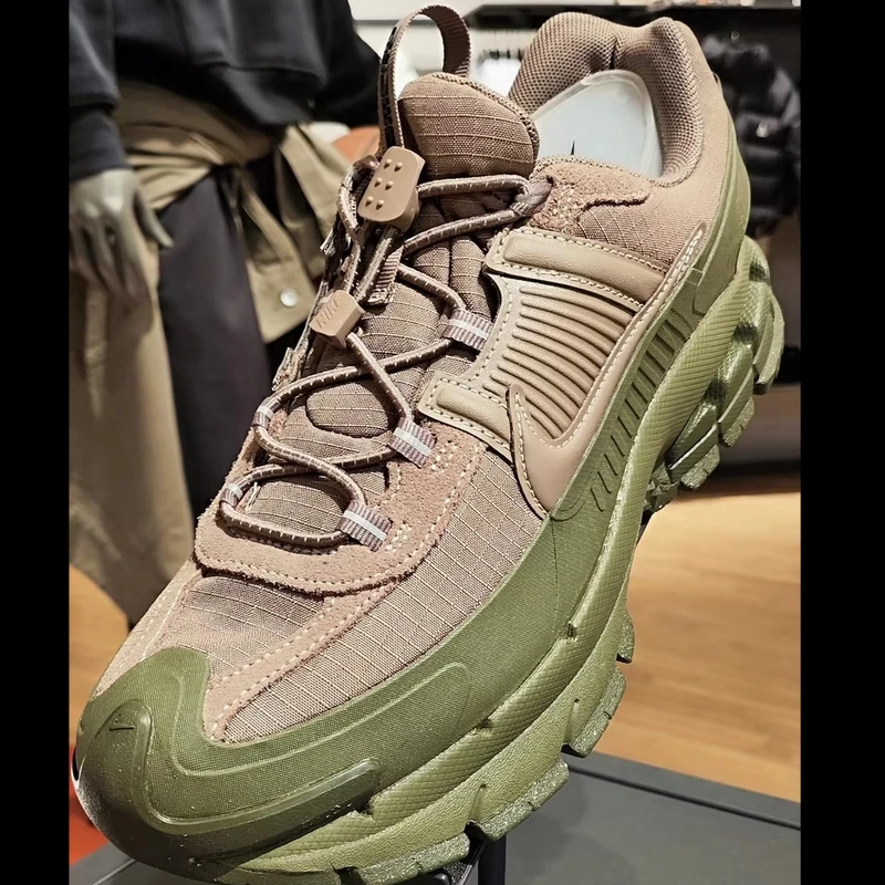 NIKE/耐克ZOOMVOMEROROAM男鞋防水秋冬休闲鞋FV2295-201