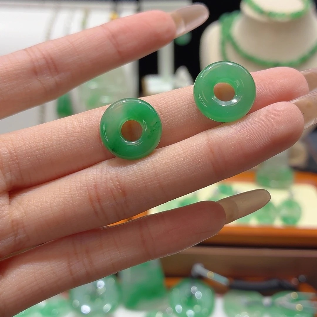 石英质玉未镶嵌颈饰