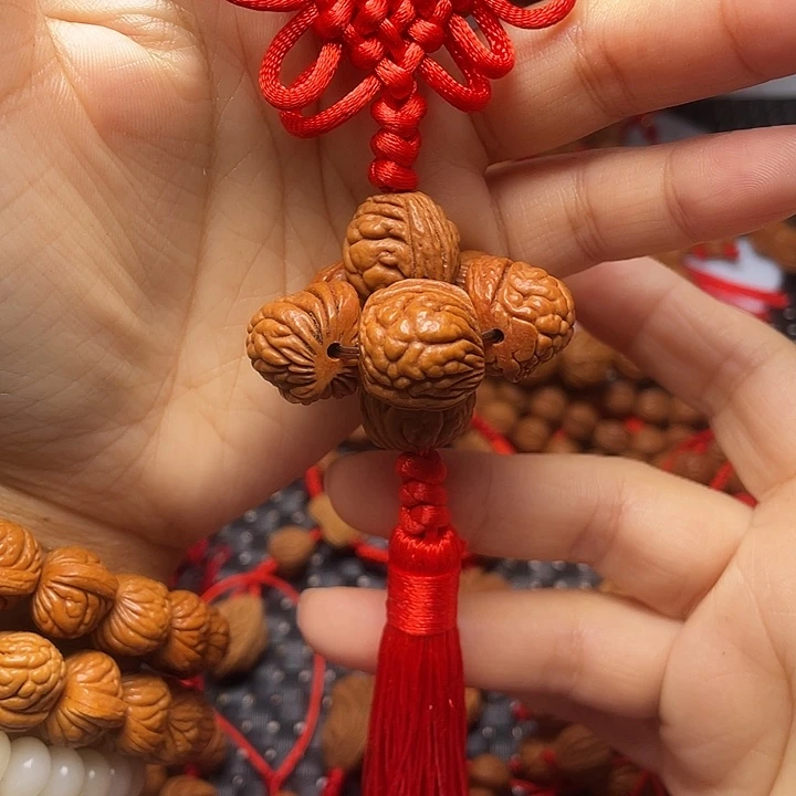 木质类龙纹桃枭挂件