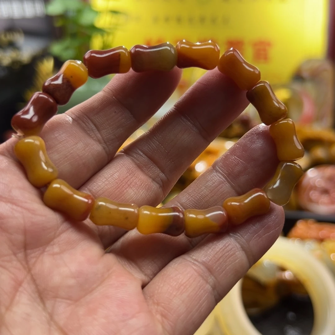 颈饰未镶嵌石英质玉