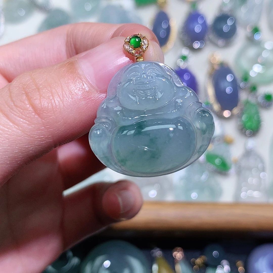 翡翠18K金镶嵌颈饰佛公