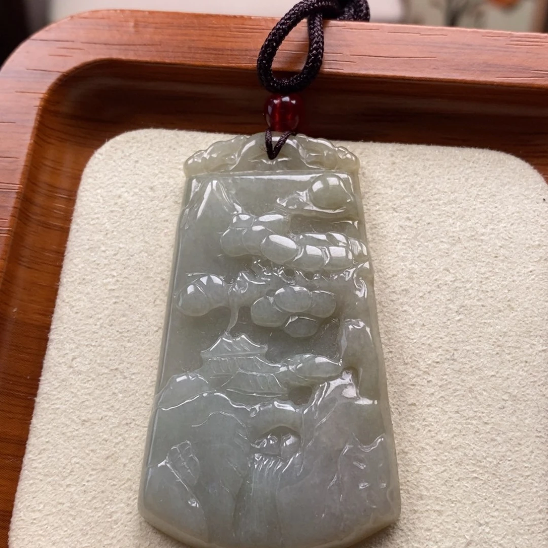 翡翠未镶嵌颈饰山水牌