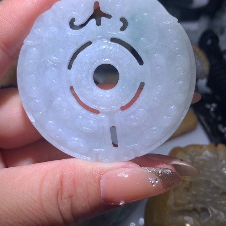 翡翠未镶嵌颈饰保真天然A货翡翠