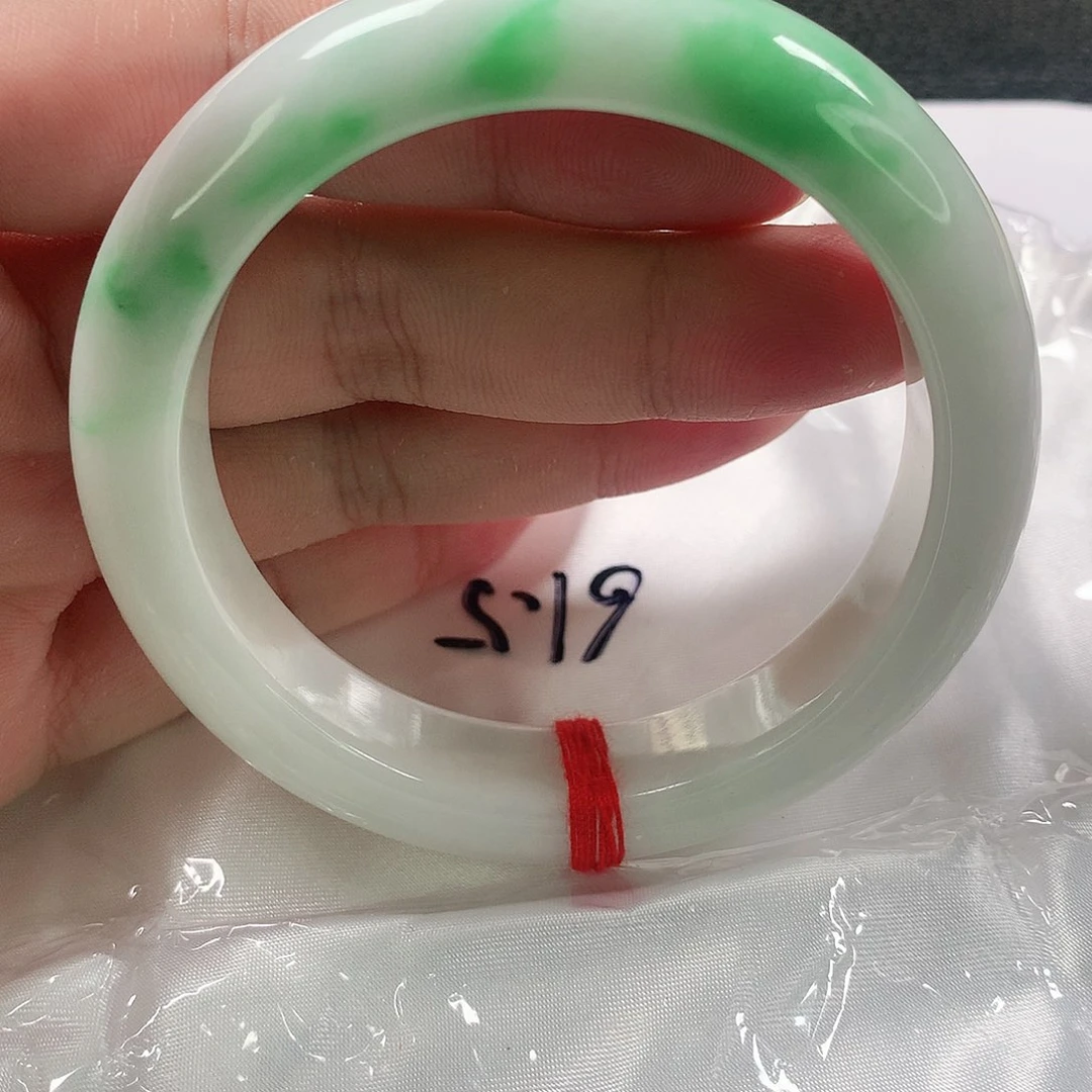未镶嵌手镯翡翠61-62圈。371号