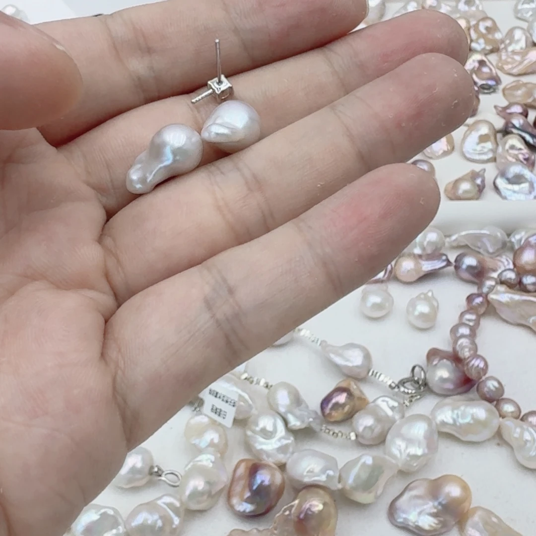 淡水珍珠足银镶嵌颈饰微**笑