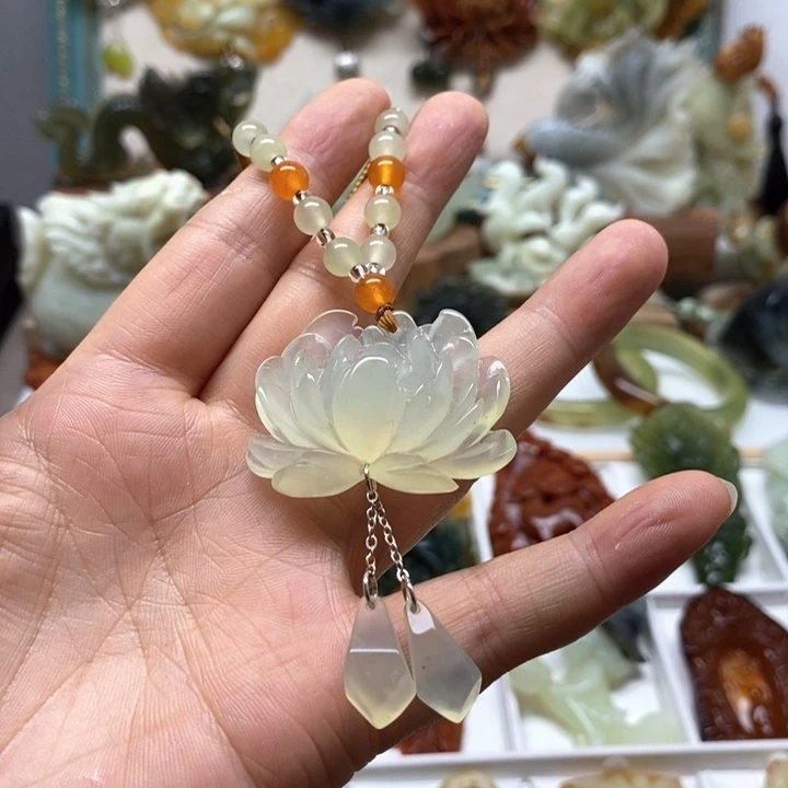 未镶嵌蛇纹石玉颈饰