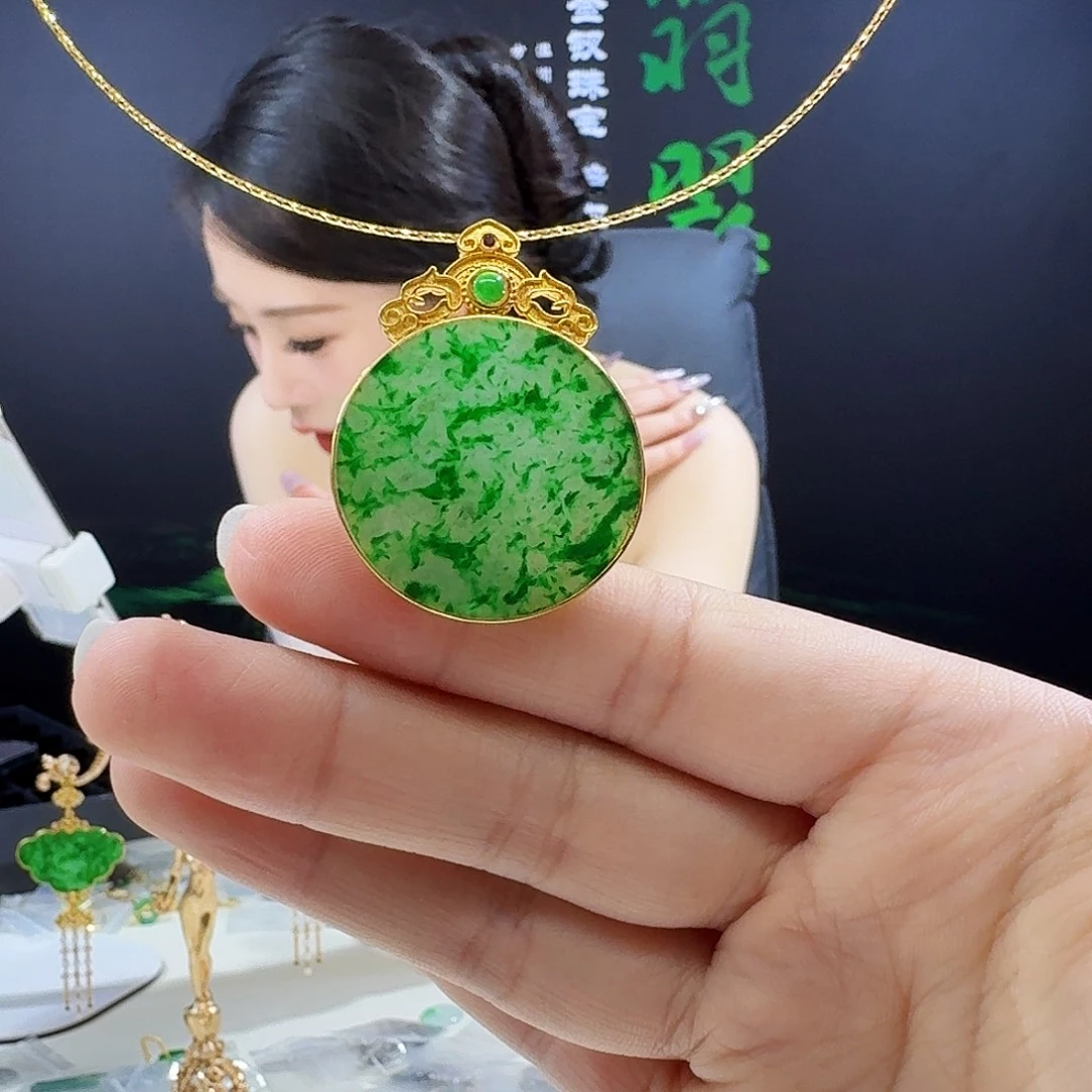 翡翠18K金镶嵌颈饰18k镶嵌赠银项圈