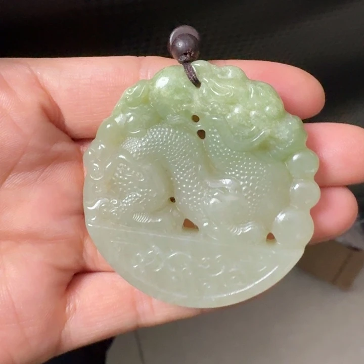 和田玉未镶嵌颈饰翠青龙牌