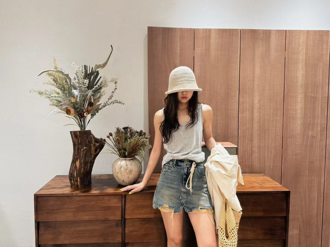 【GUQI】休闲时尚百搭短裤女休闲百搭牛仔短裤#246212