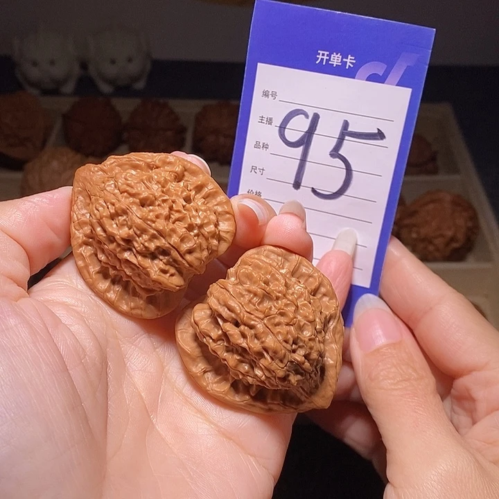 文玩核桃把件朱雀全品42左右