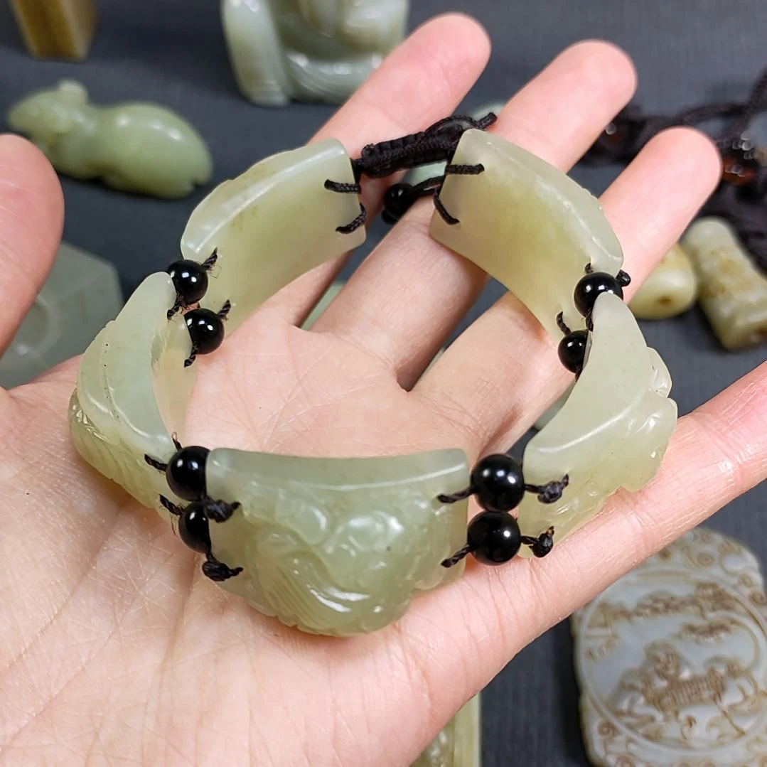 和田玉颈饰未镶嵌