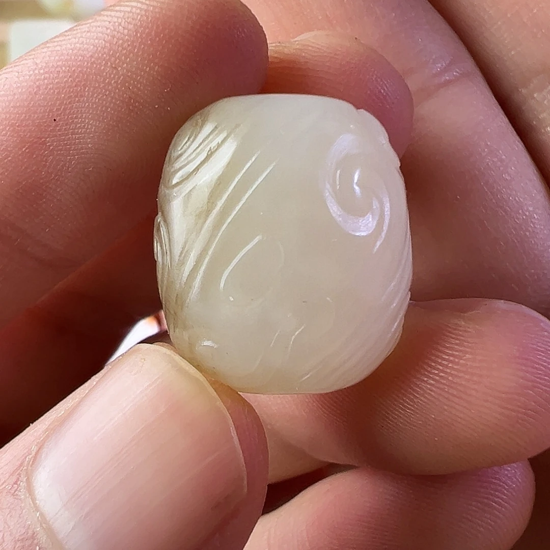 A***得和田玉未镶嵌颈饰