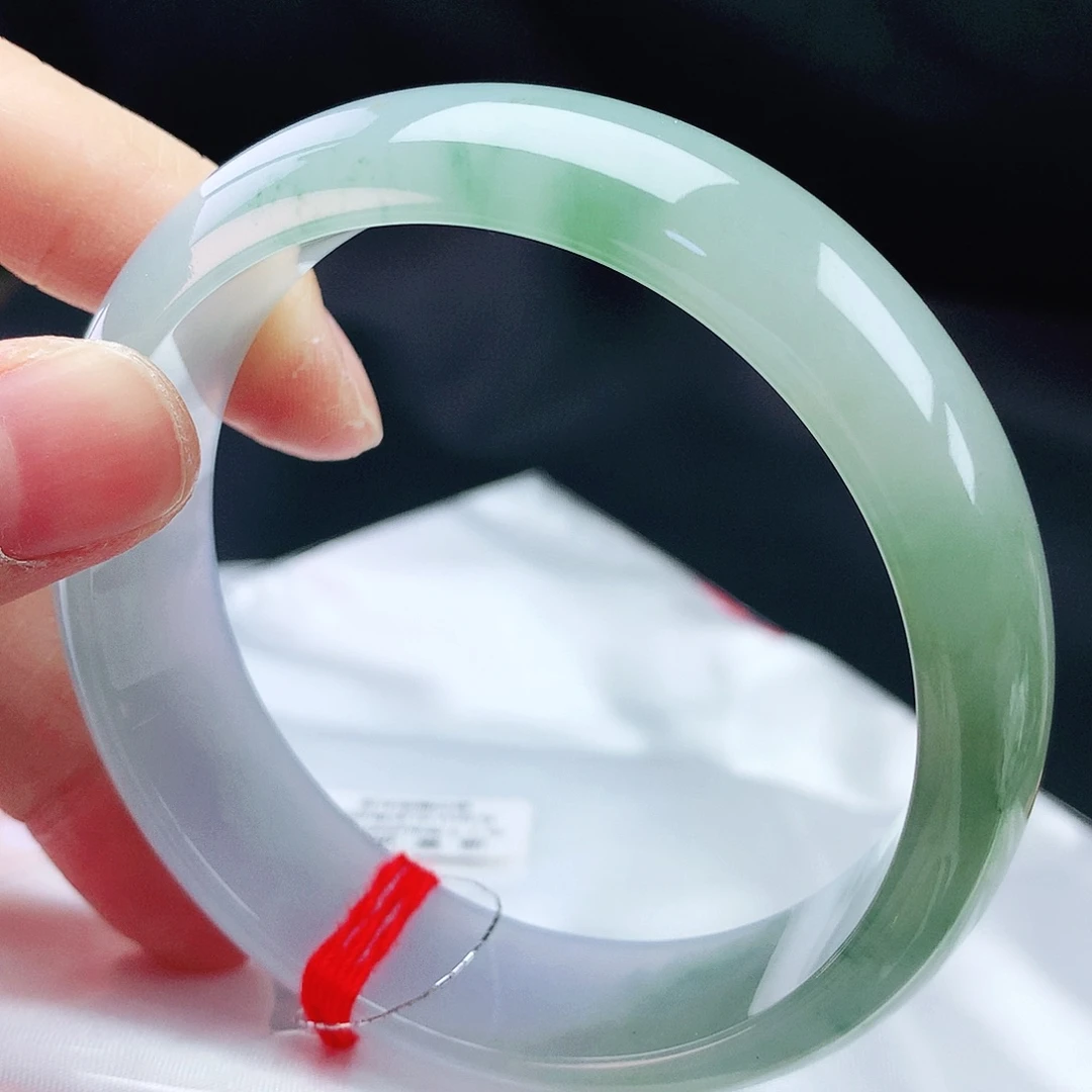 翡翠手镯未镶嵌59轮胎