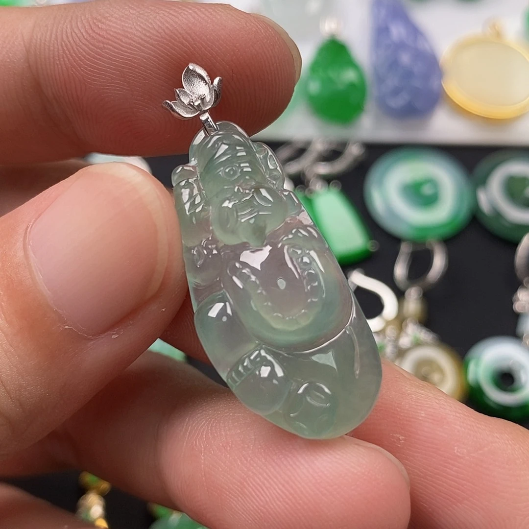 翡翠18K金镶嵌颈饰翡翠