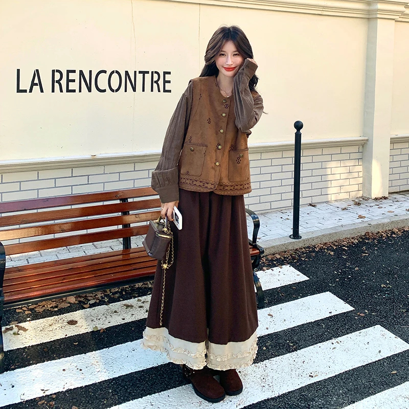 复古减龄氛围感马甲套装裙女2025秋季新款高级感衬衫半身裙三件套