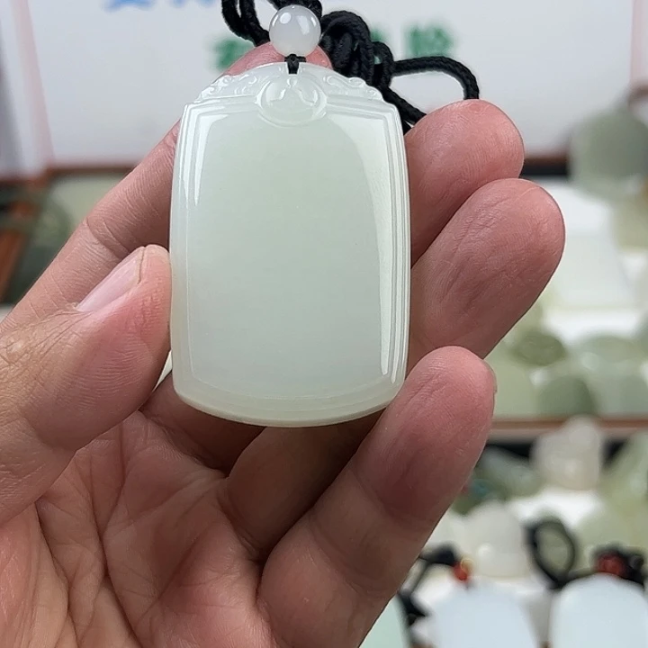行***疆和田玉未镶嵌颈饰