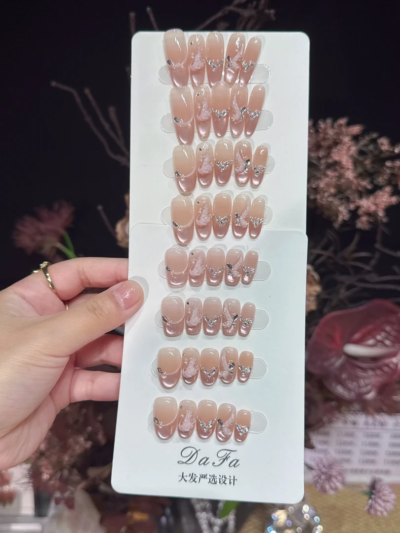 【天鹅羽翼】——大发手工穿戴甲