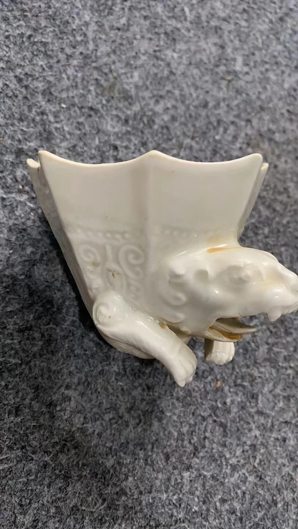 当代 定窑白釉手工龙杯