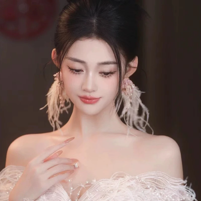 超仙淡粉色长款羽毛白纱新娘气质夸张大气水晶新娘头饰