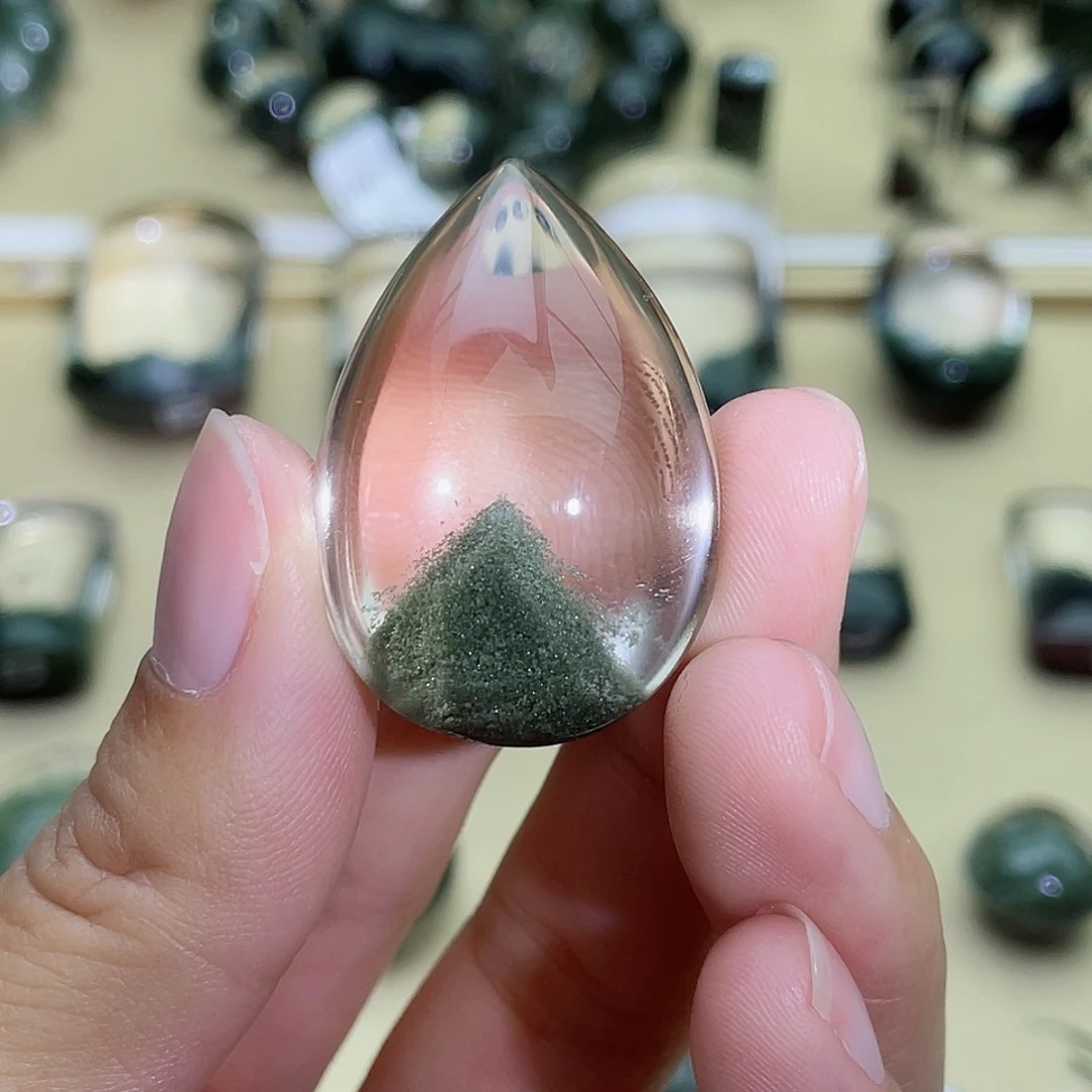 水晶颈饰未镶嵌绿幽灵金字塔吊坠