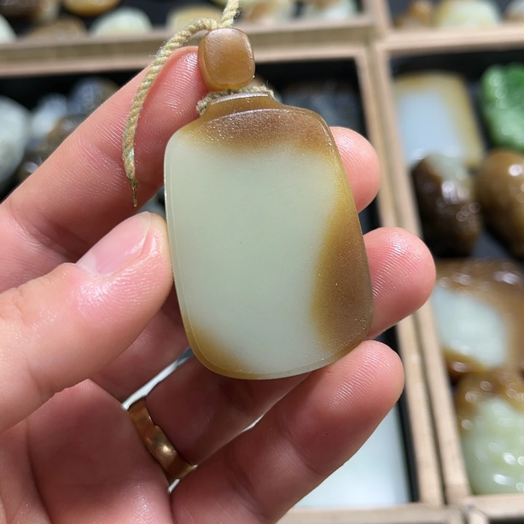 【闪购商品】颈饰未镶嵌和田玉