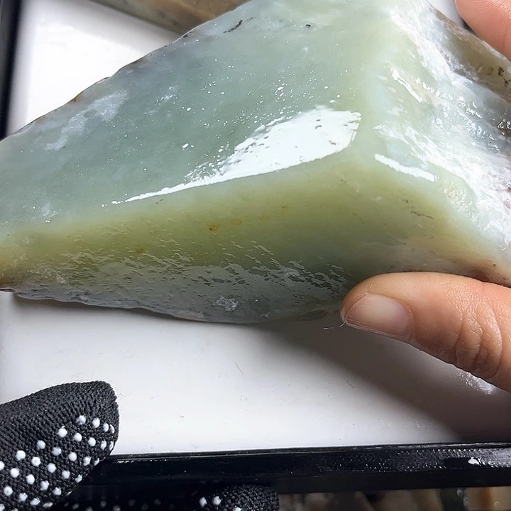 和田玉（糖玉）和田玉边角料9K金镶嵌种**福