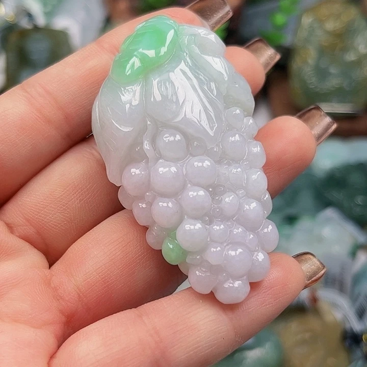 翡翠未镶嵌颈饰挂件